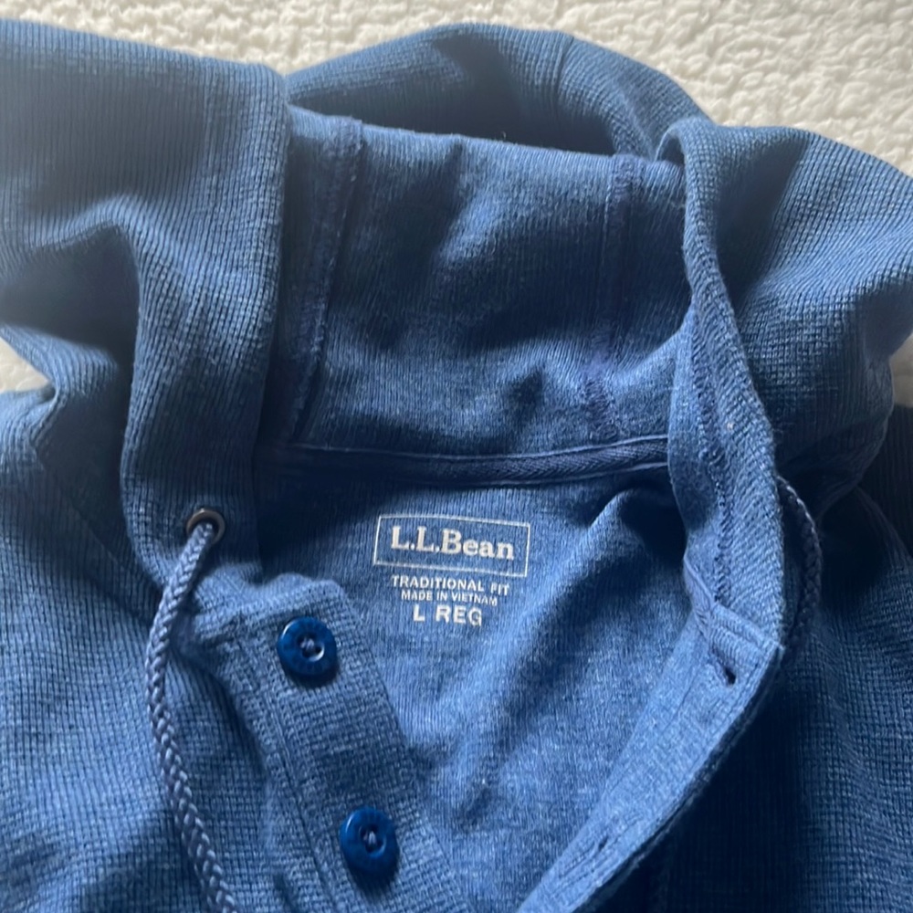 L.l bean mens blue cotton hoodie never worn